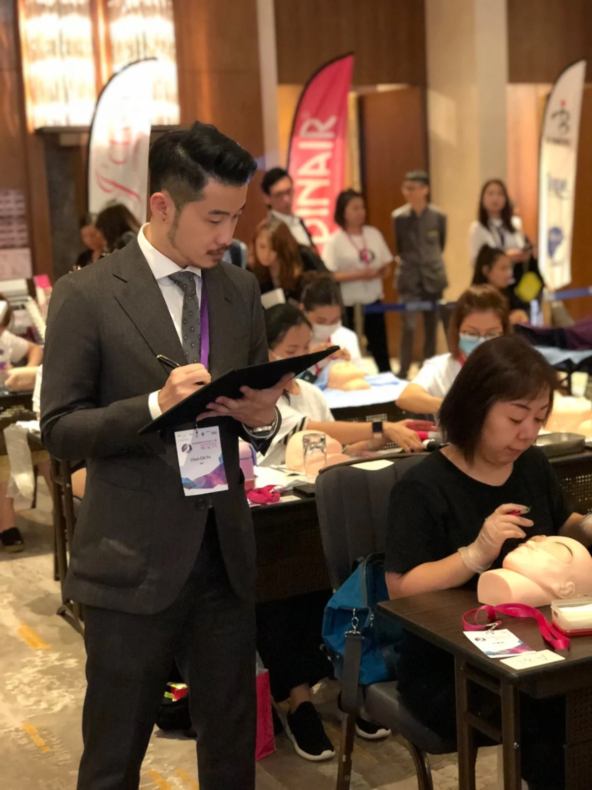 Eason 擔任香港比賽評委